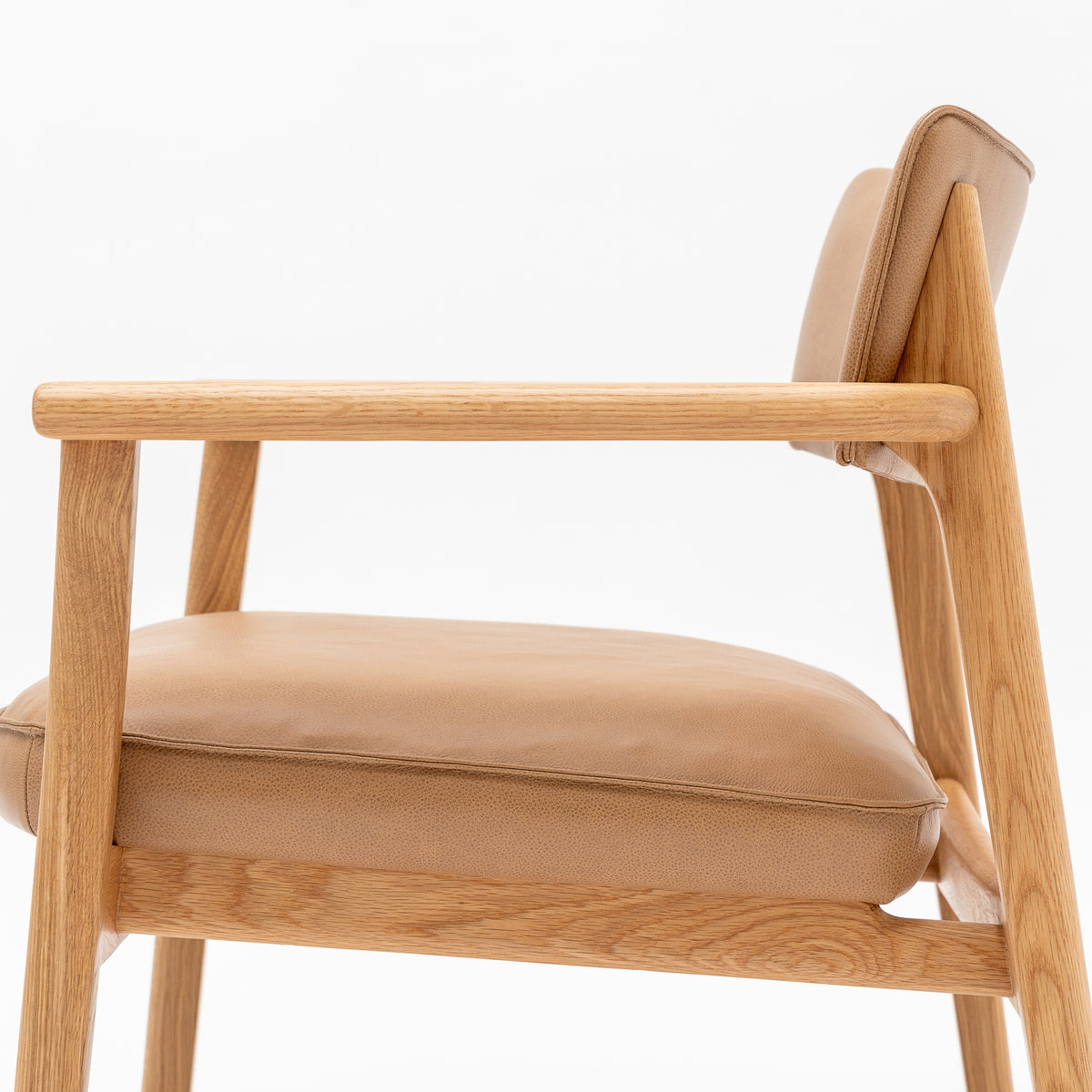 Poise Lounge Chair - Light Oak & Pecan Leather