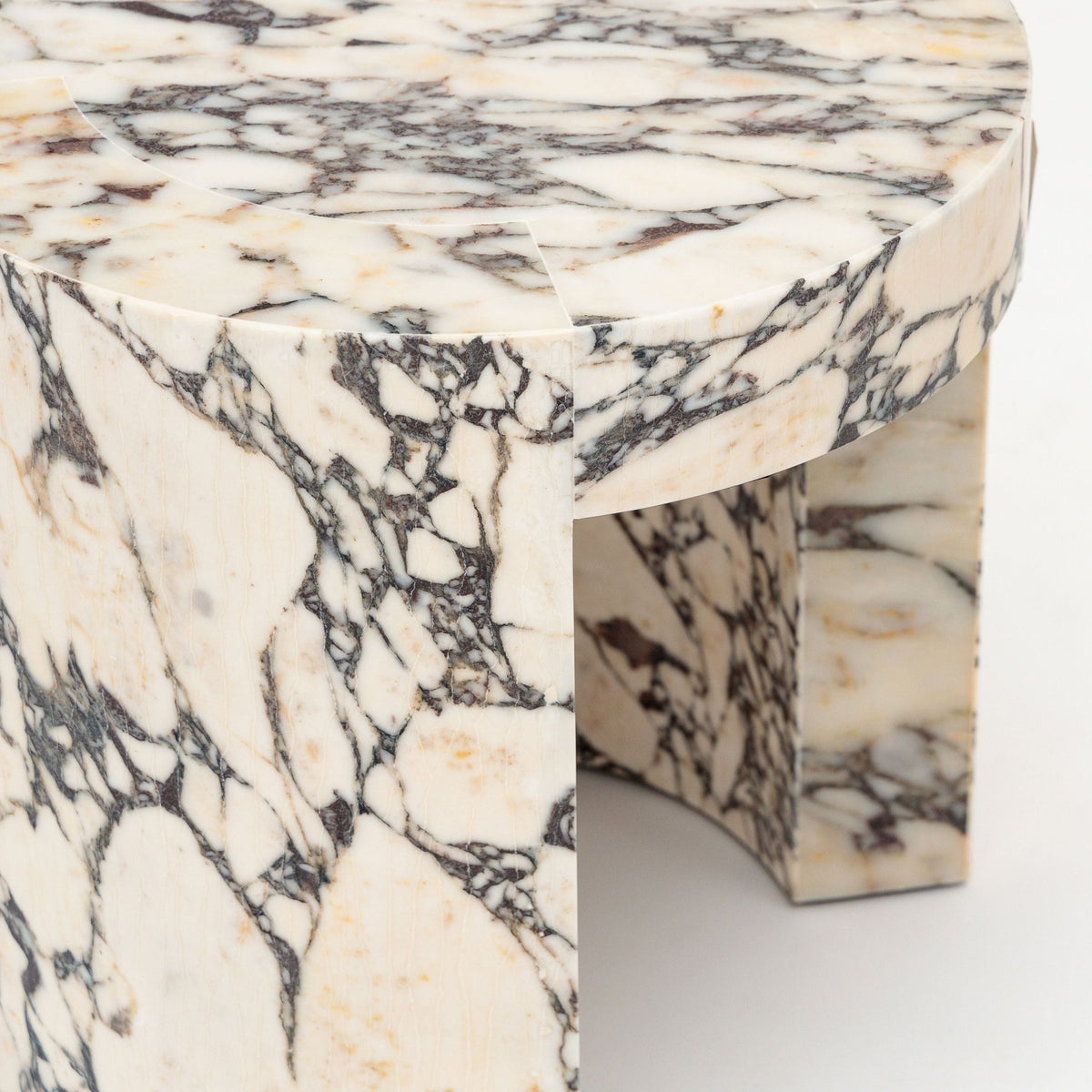 Arno Round Side Table - Calacatta Viola - Side Tables Loom Collection Loom Collection Dubai