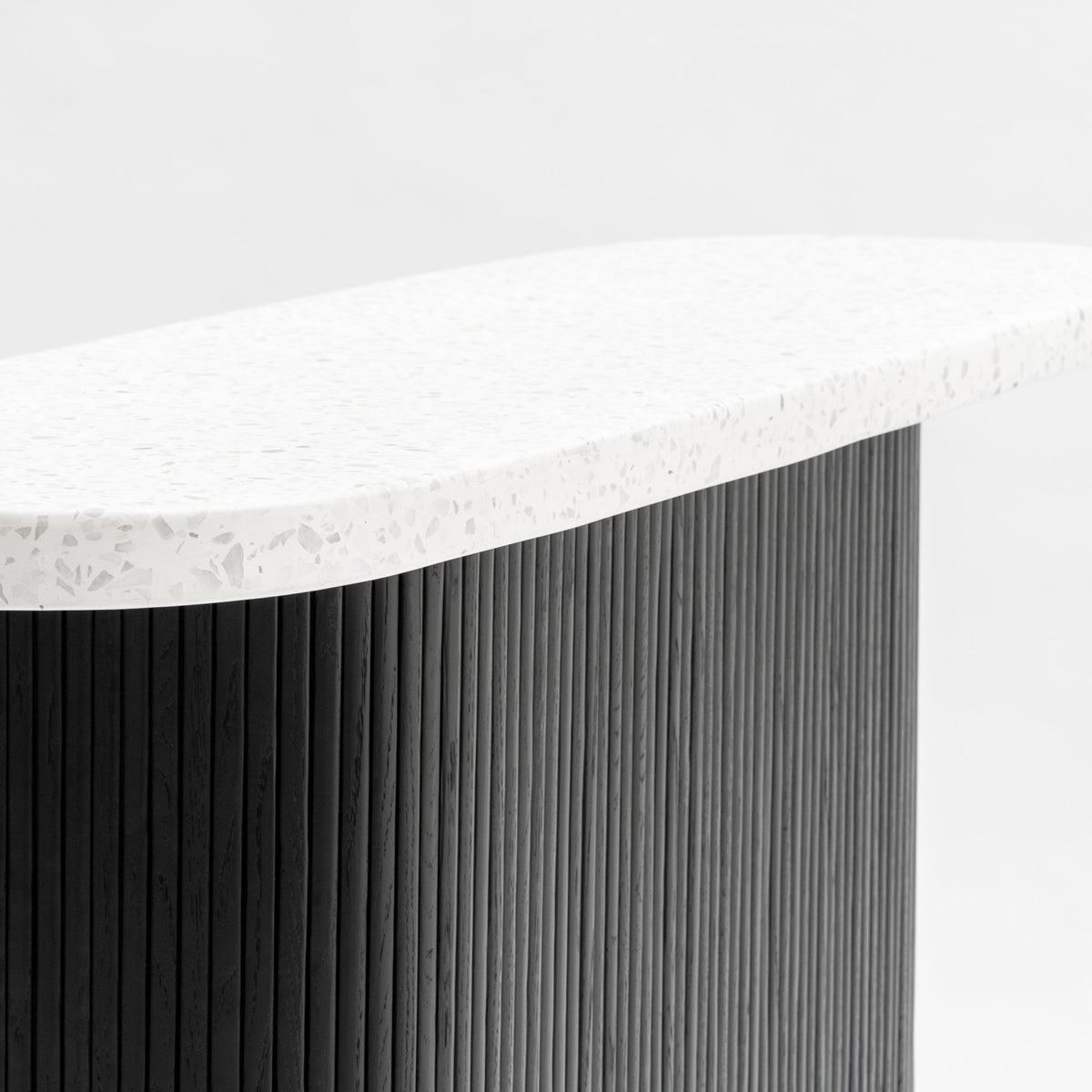 Gion Console 140 - Black & Nougat