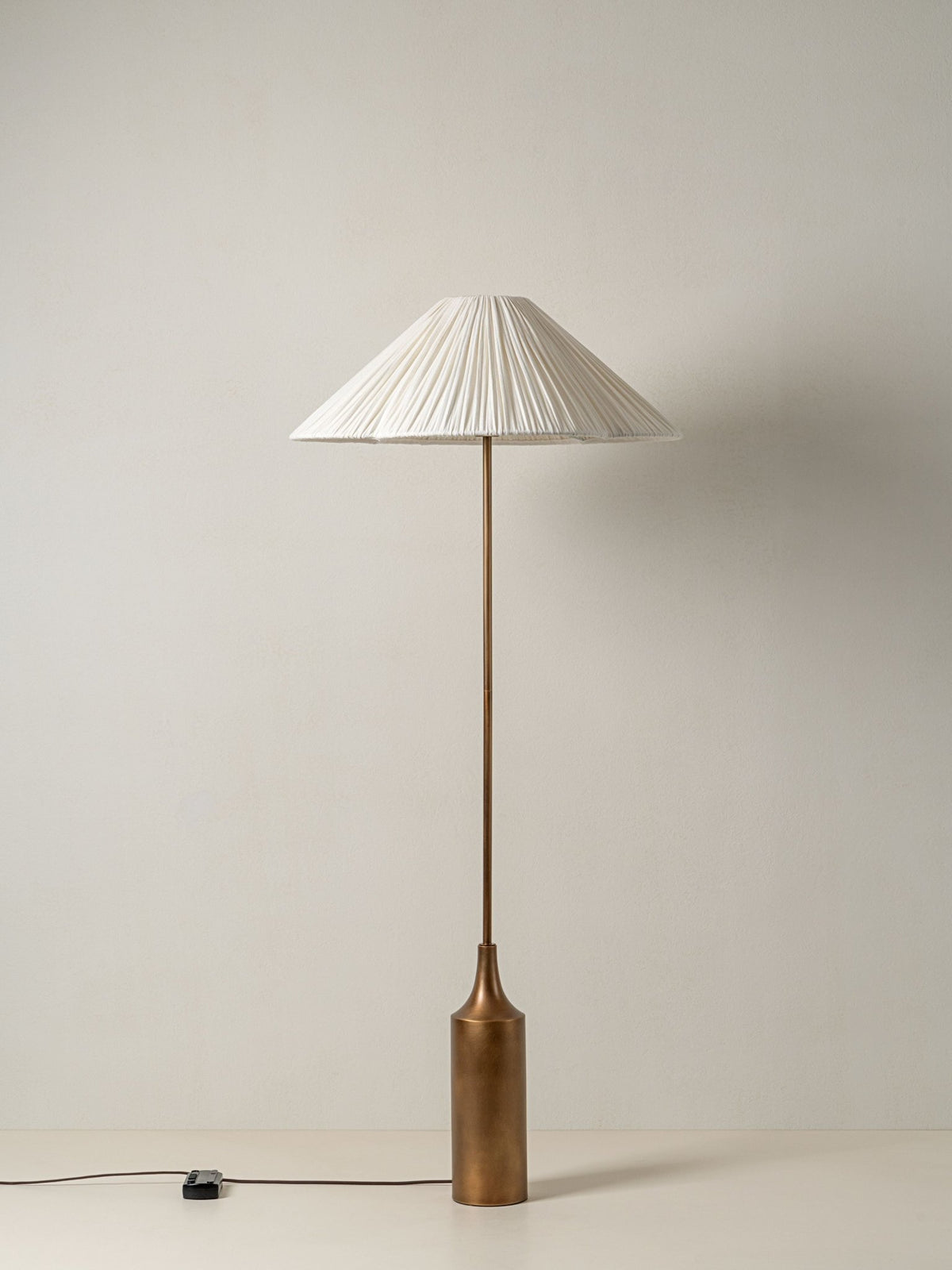 Lindi - Aged Brass And Linen Scalloped Floor Lamp