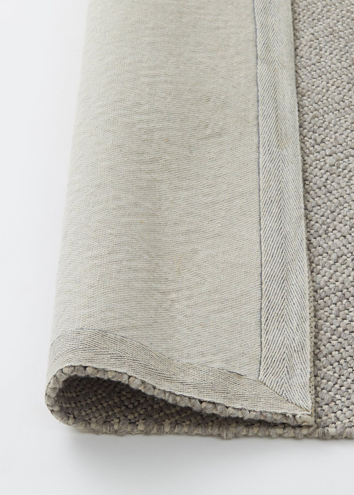 Matterhorn Rug - Basalt