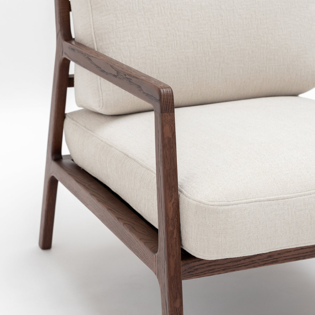 Nysse Armchair - Espresso Oak & Macadamia