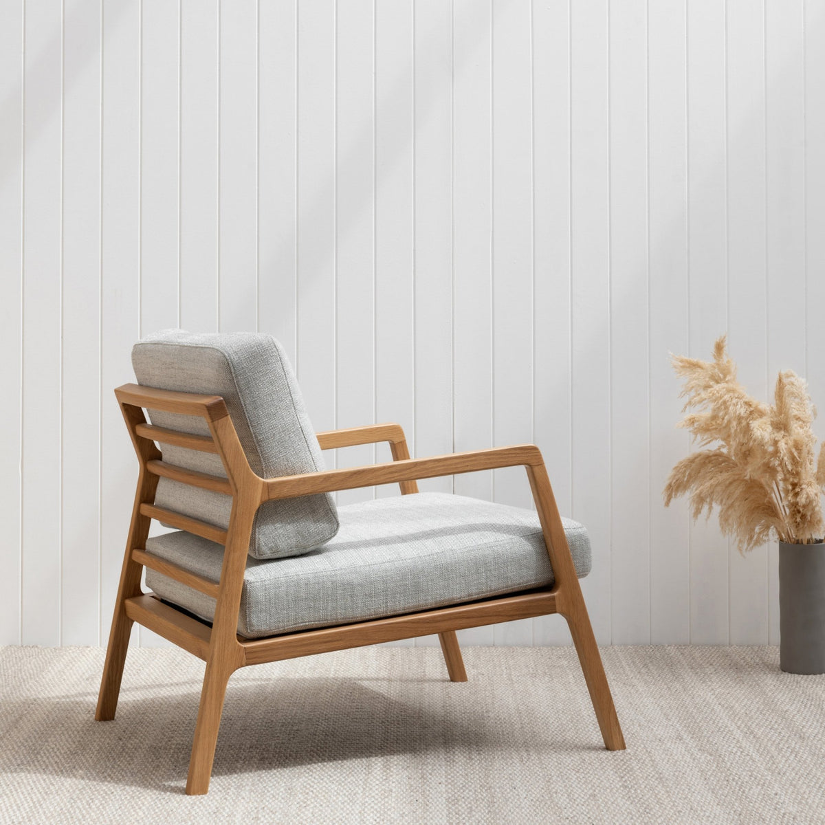 Nysse Armchair - Light Oak & Diamond