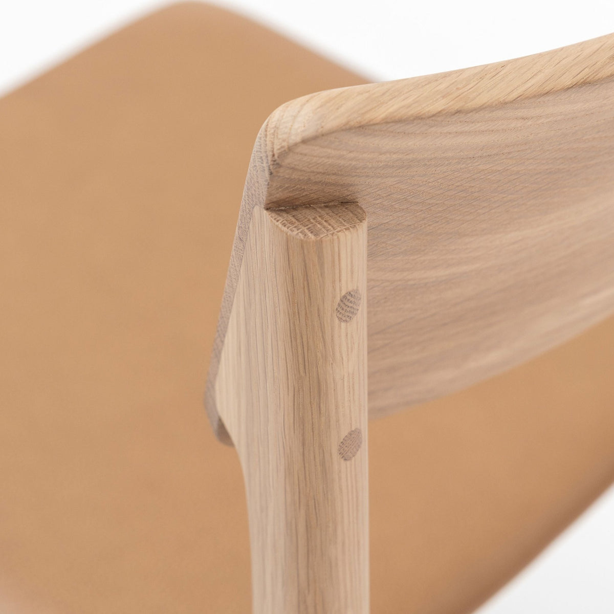 Poise Chair - Blonde Oak & Pecan Leather - Tolv Loom Collection Dubai