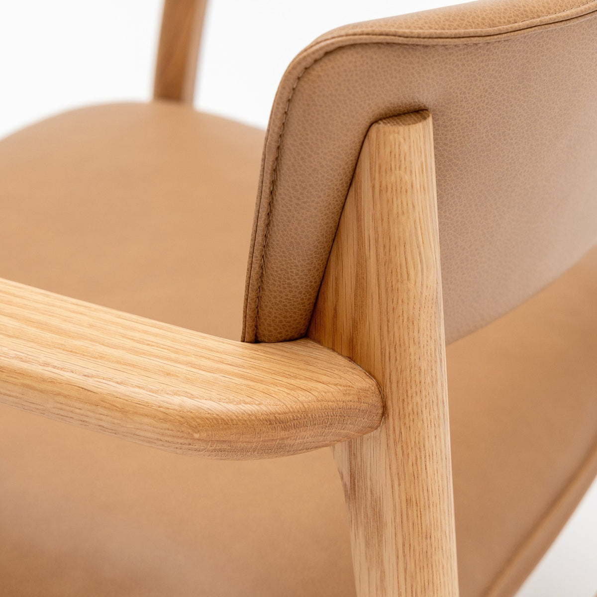 Poise Lounge Chair - Light Oak & Pecan Leather