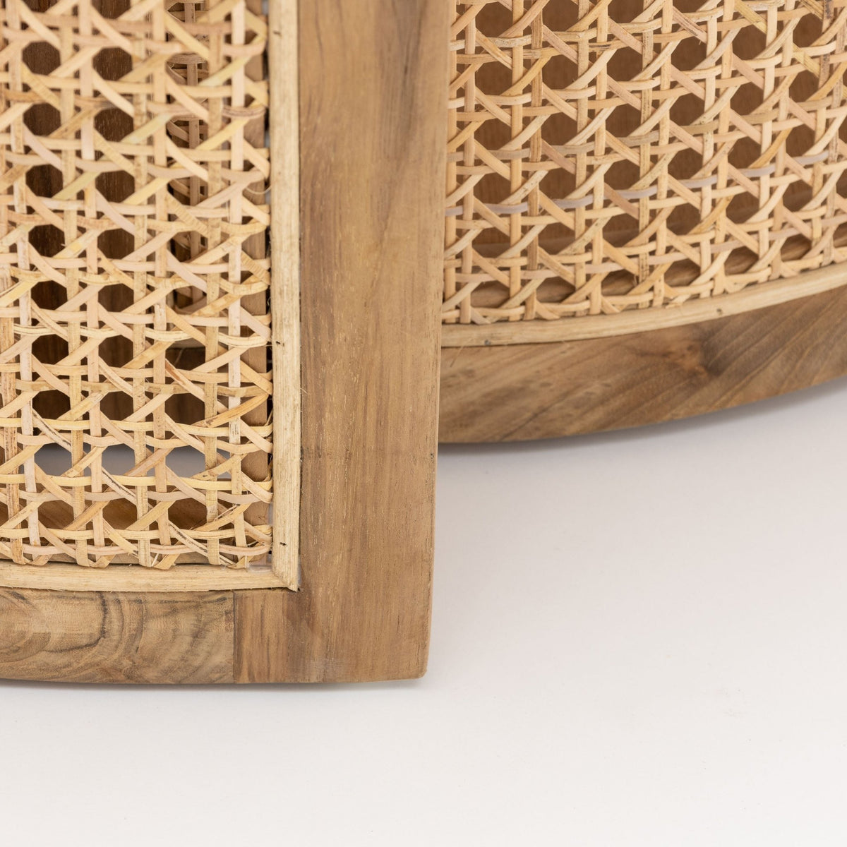 St Martin - Round Table - Natural - Round Dining Tables Loom Collection Loom Collection Dubai