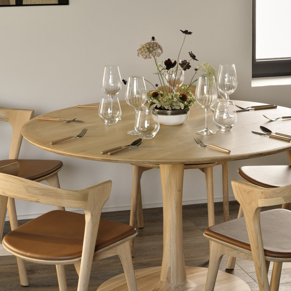 Torsion Round Dining Table - Oak