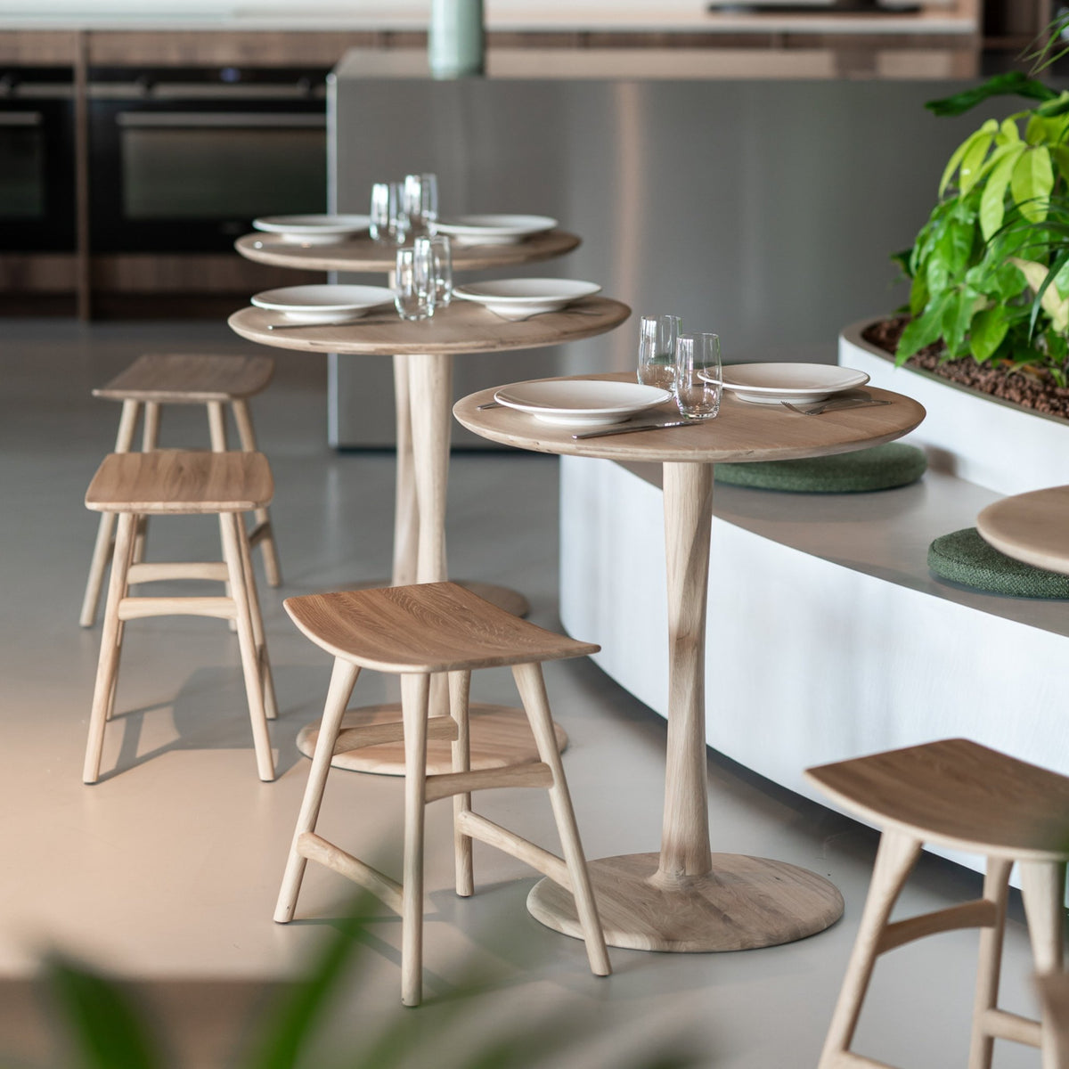 Torsion Round Dining Table - Oak - Loom Collection