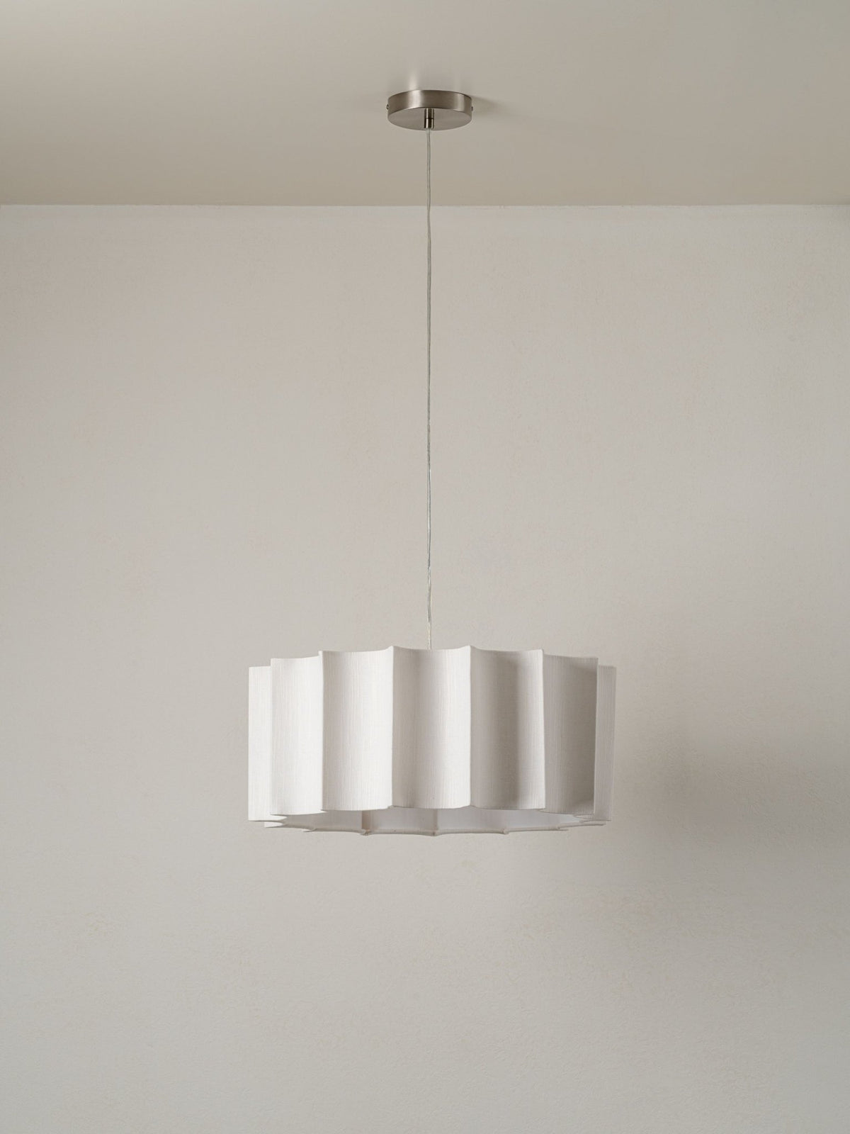Viotti - White Inverted Scallop Linen Lampshade