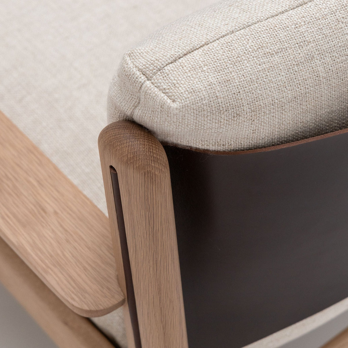 Wren Chair - Blonde Oak & Oatmeal - Accent Chairs Tolv Loom Collection Dubai