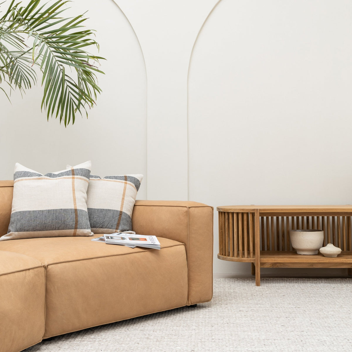 Zara Entertainment Unit - Natural