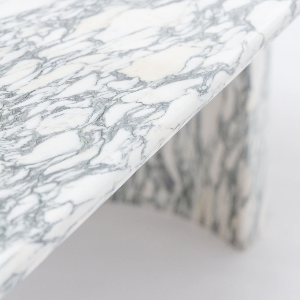 Amiri Dining Table - Arabescato Marble - Oval Dining Tables Loom Collection Loom Collection Dubai