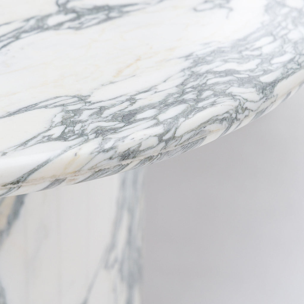 Amiri Dining Table - Arabescato Marble - Oval Dining Tables Loom Collection Loom Collection Dubai