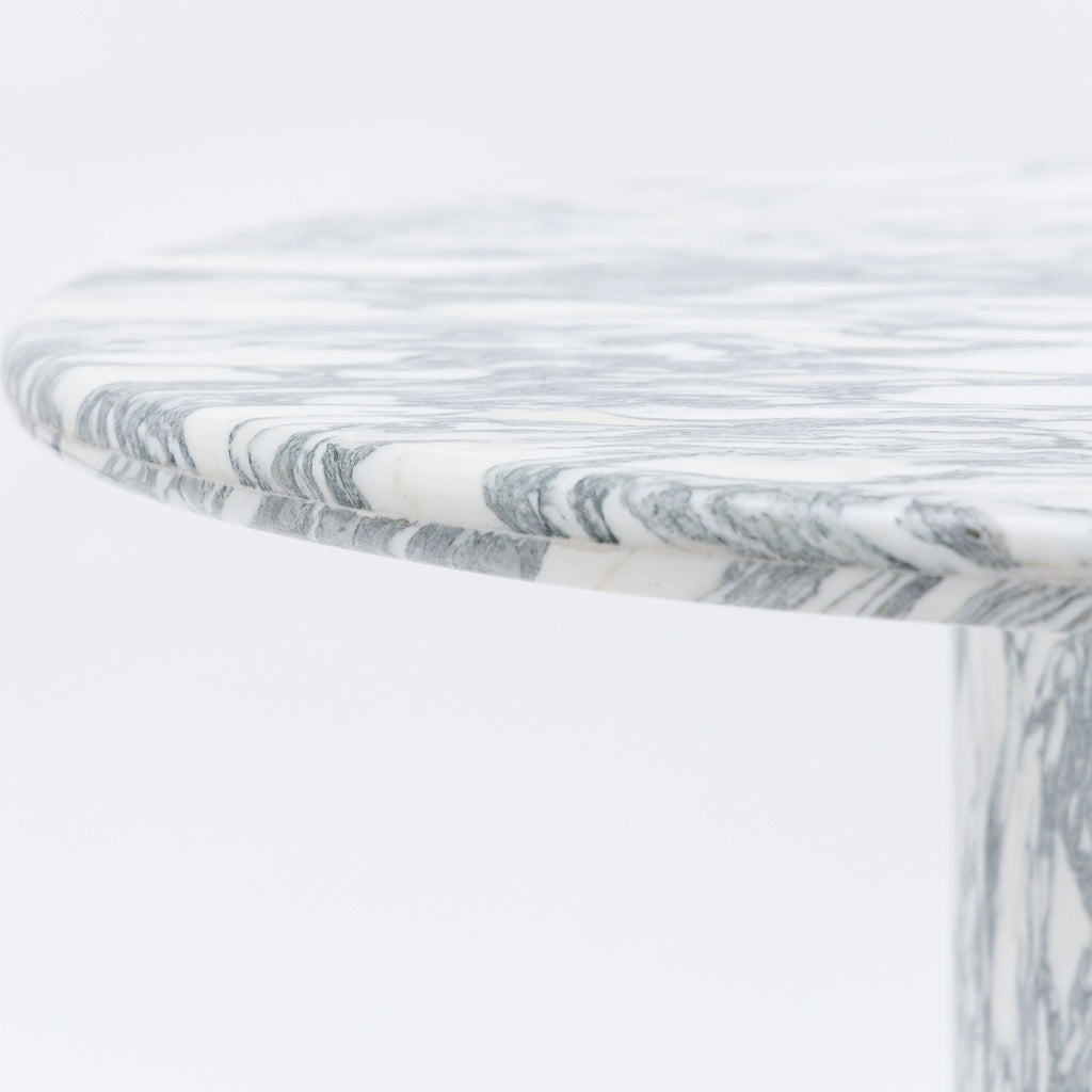 Amiri Dining Table - Arabescato Marble - Oval Dining Tables Loom Collection Loom Collection Dubai
