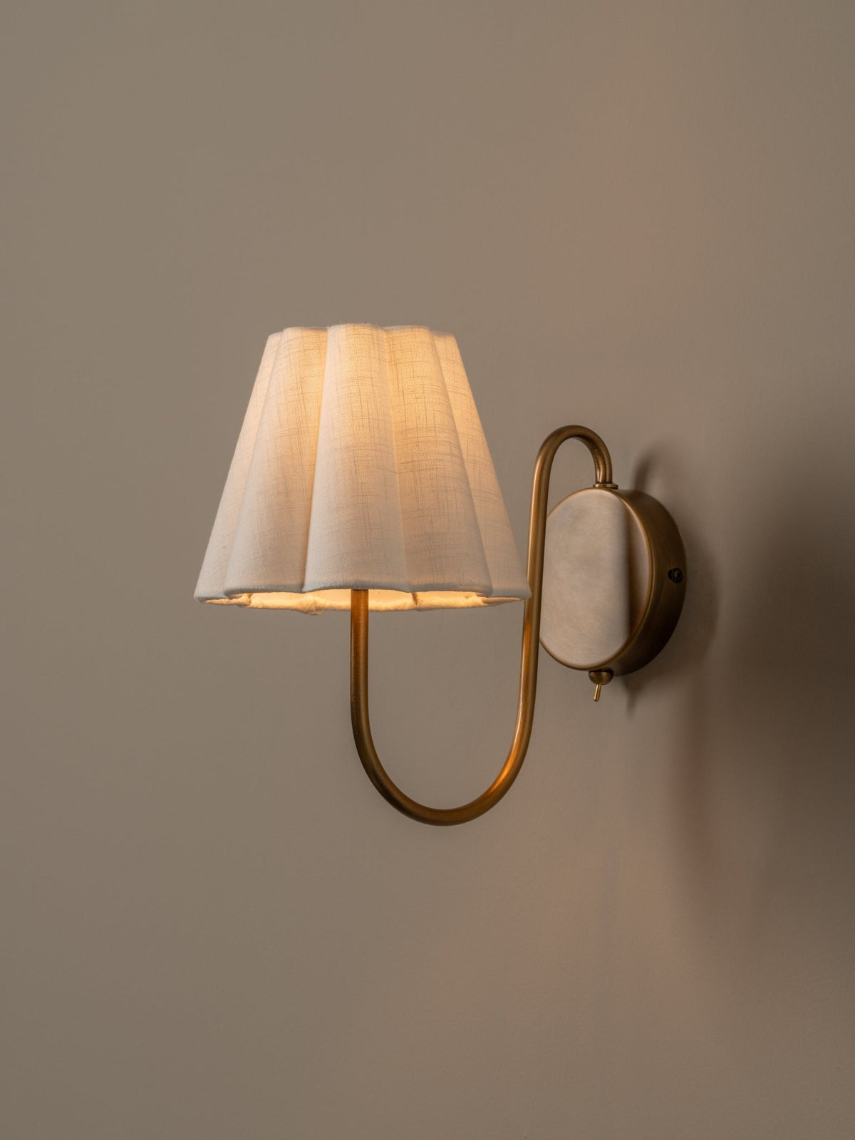 Aston Aged Brass Wall Light - Lights&Lamps Loom Collection Dubai