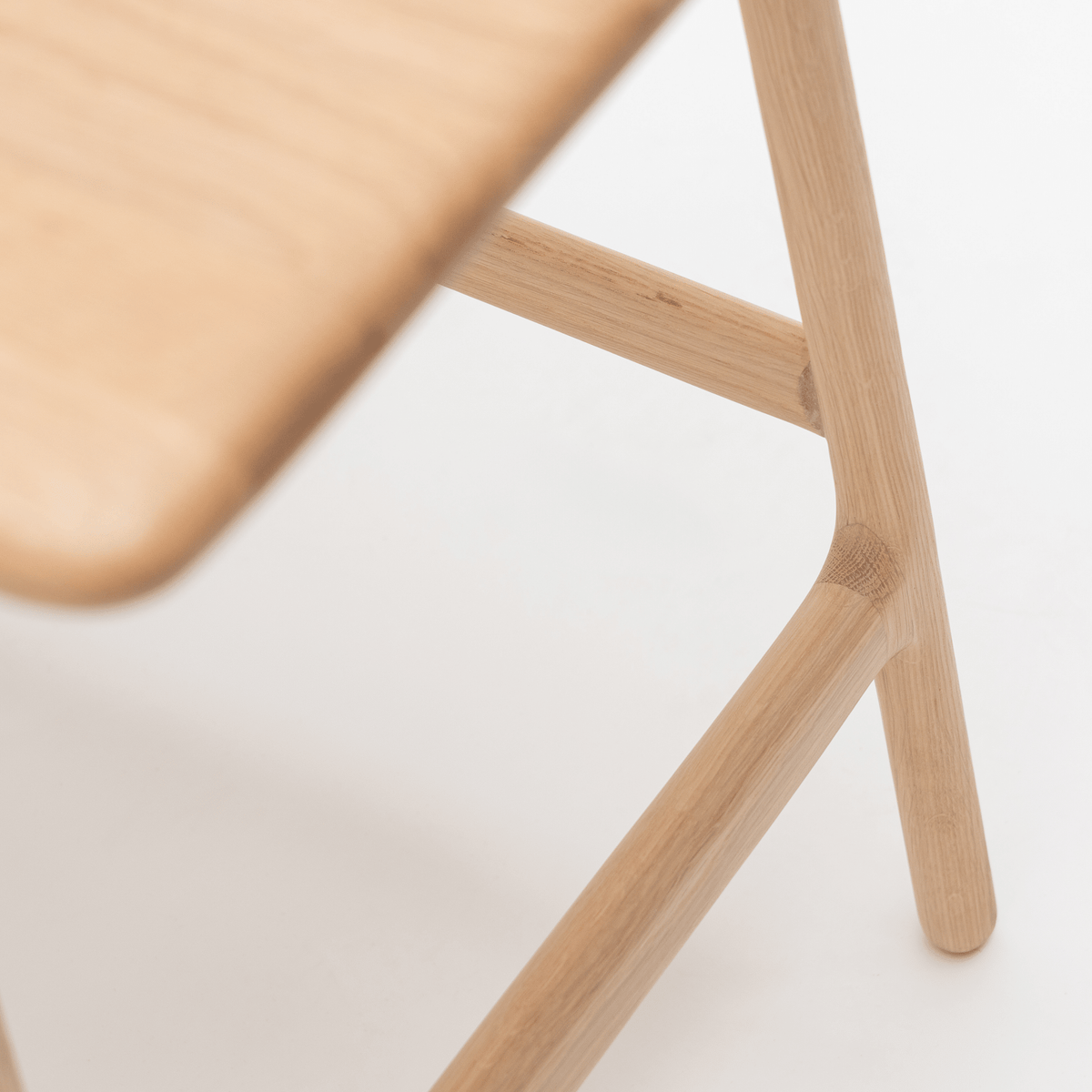 Author Desk - Blonde Oak - Desks Tolv Loom Collection Dubai