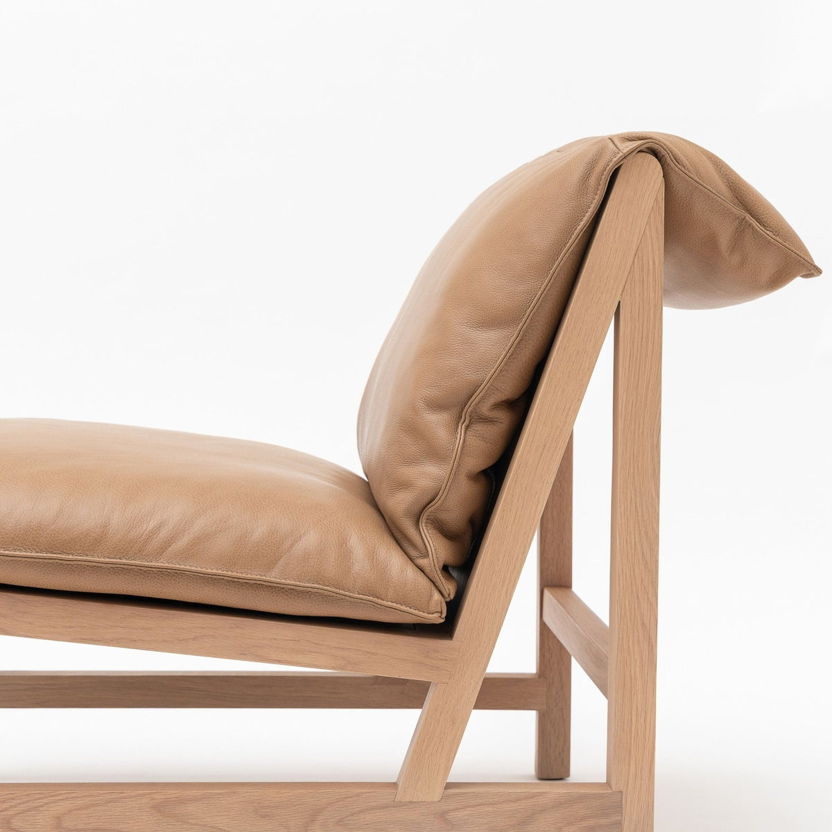 Cantaloupe Chair - Blonde Oak & Pecan Leather - Tolv Loom Collection Dubai