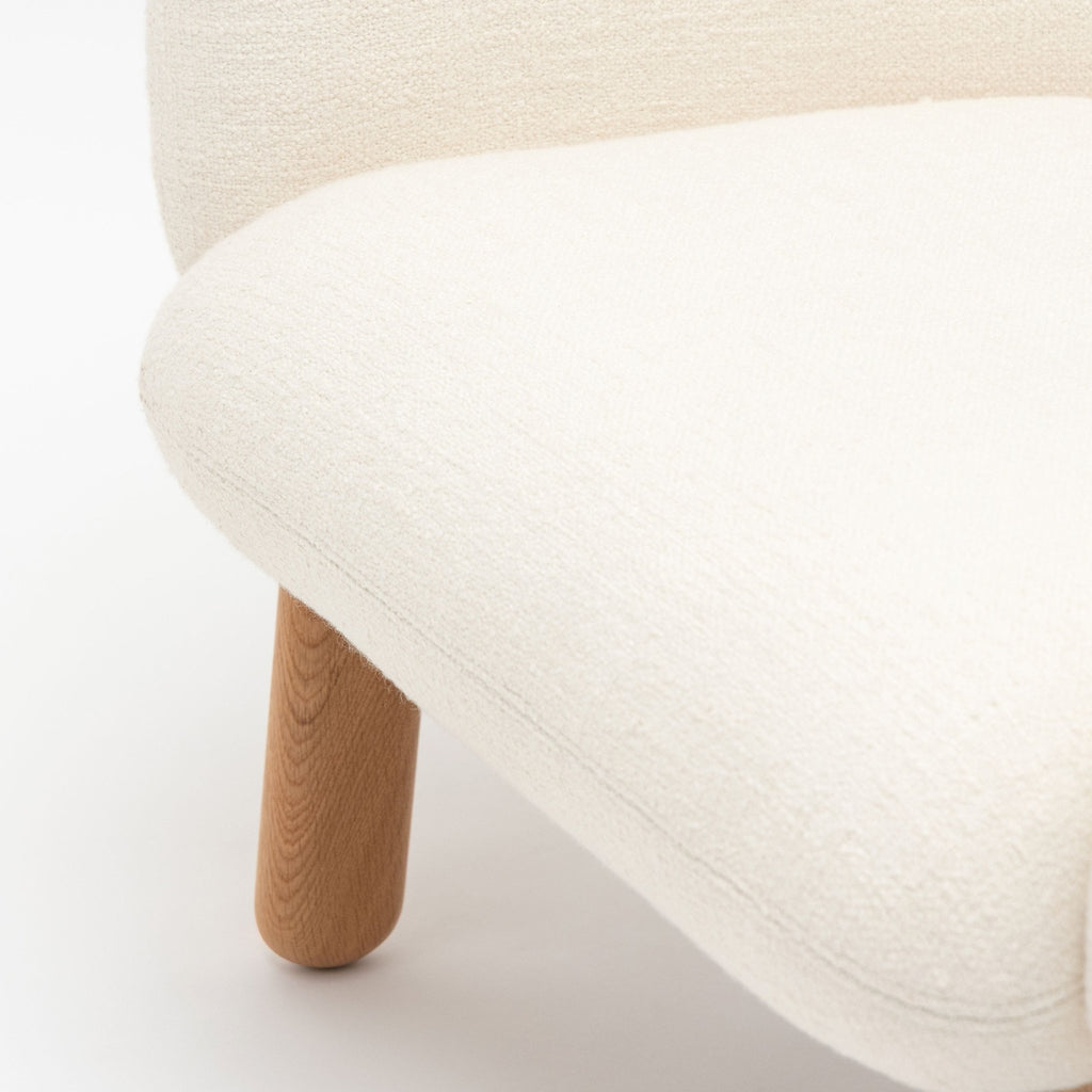 Copal Chair - Light Oak & Cobbler Panna Cotta - Accent Chairs Tolv Loom Collection Dubai