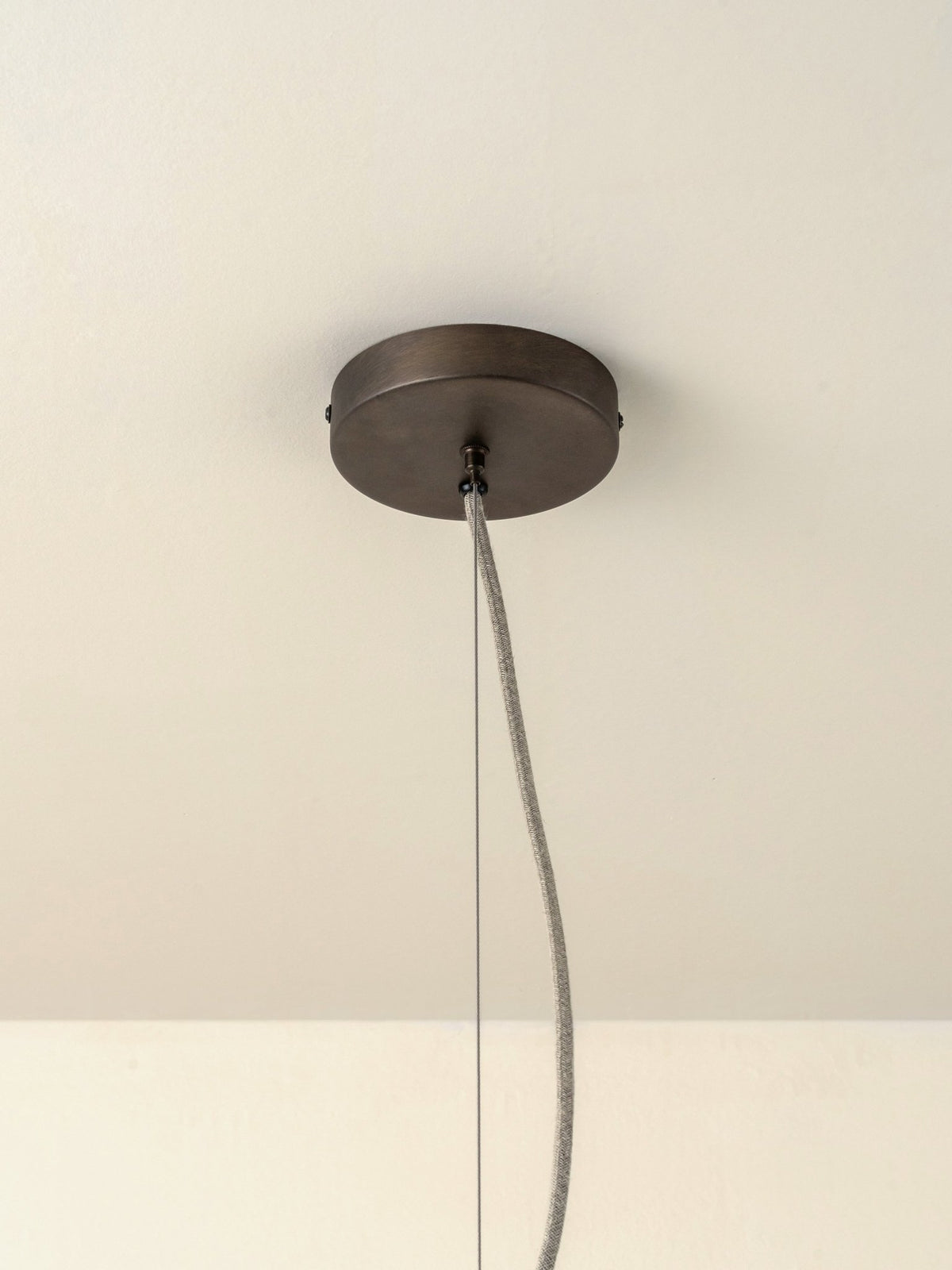 Folia - Large Scalloped Natural Linen Pendant