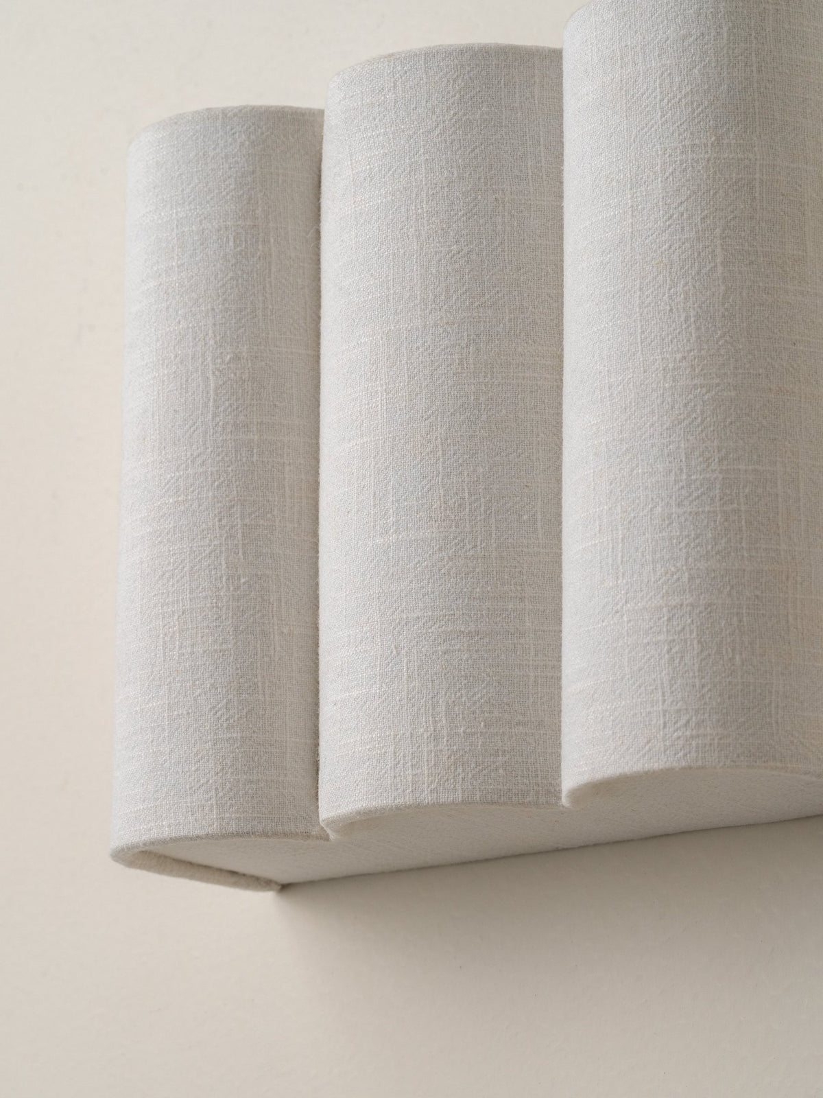 Folia - Scalloped Natural Linen Wall Light
