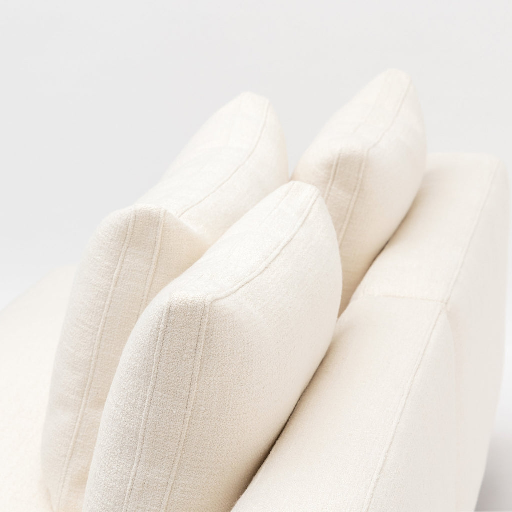 Islet Armless - Light Oak & Cobbler Panna Cotta