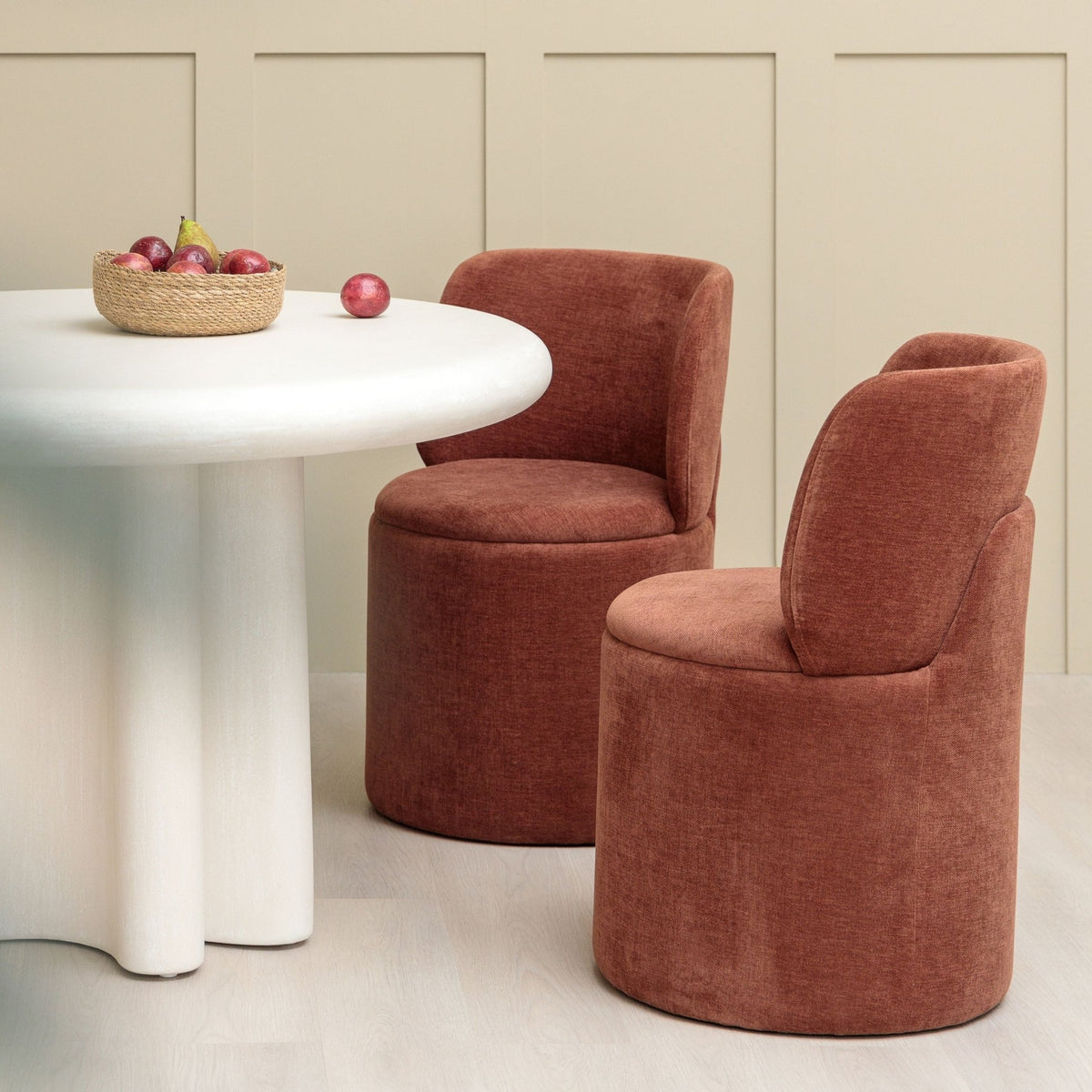 Kaolin Dining Table - Round Dining Tables Loom Collection Loom Collection Dubai