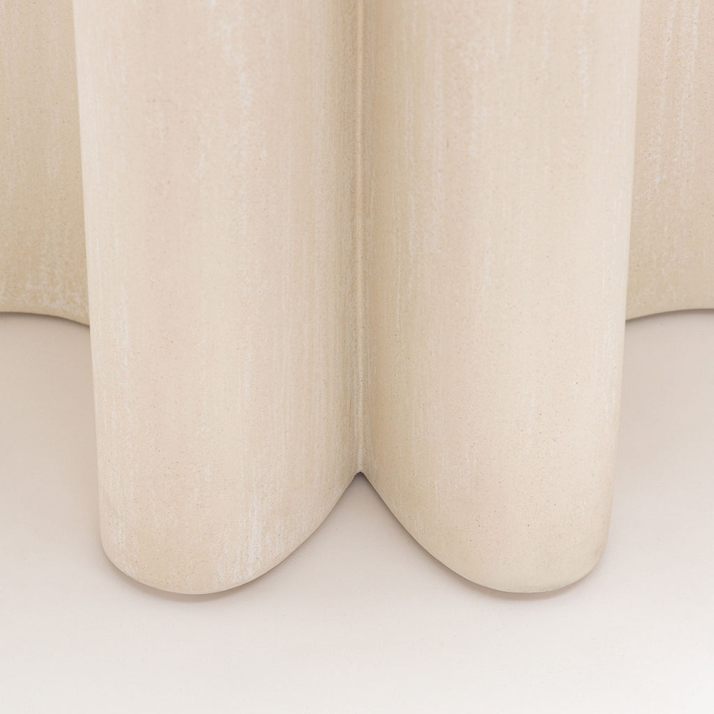 Kaolin Dining Table - Round Dining Tables Loom Collection Loom Collection Dubai