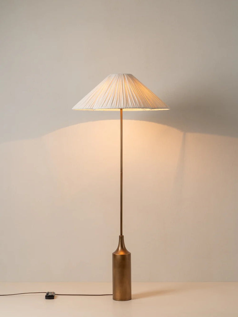 Lindi - Aged Brass And Linen Scalloped Floor Lamp - Loom Collection