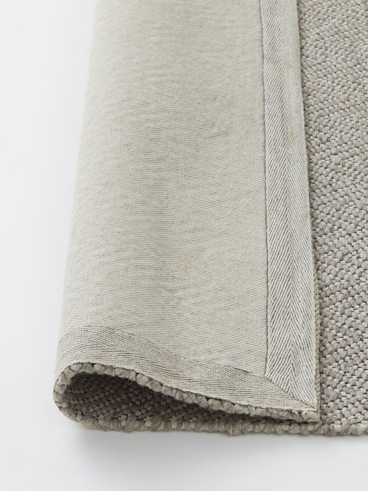 Matterhorn Rug - Basalt