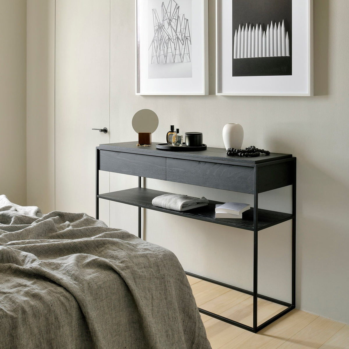 Monolit Console - Varnished Oak