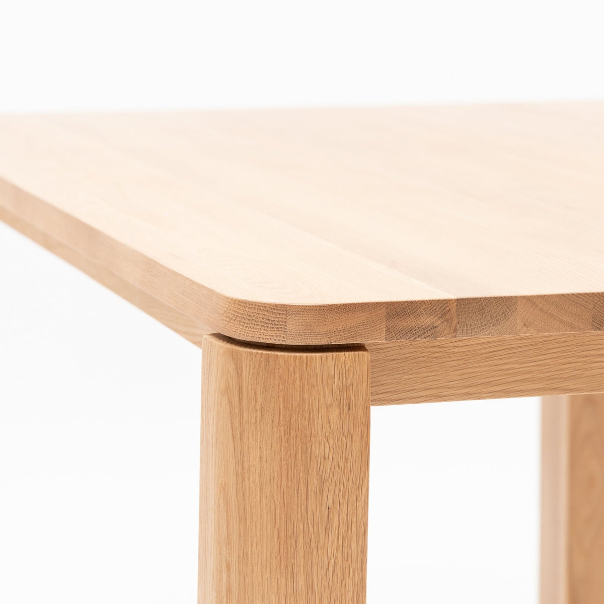 Oli Dining Table - Light Oak - Dining Tables Tolv Loom Collection Dubai