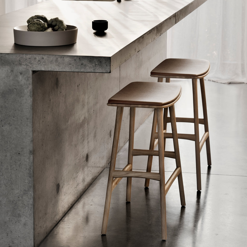 Osso Counter Stool - Varnished Oak - Cognac Leather - Loom Collection