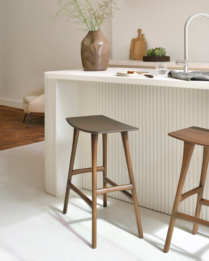 Osso Counter Stool - Varnished Teak - Brown - Loom Collection