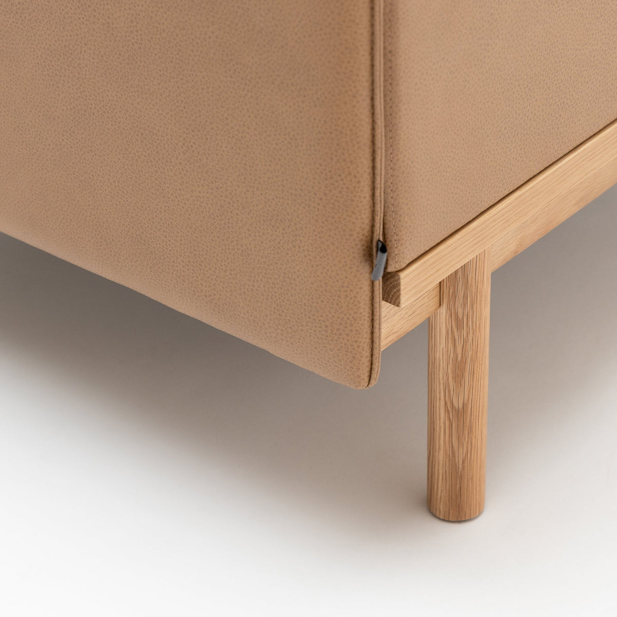 Pensive Chair - Light Oak & Pecan Leather