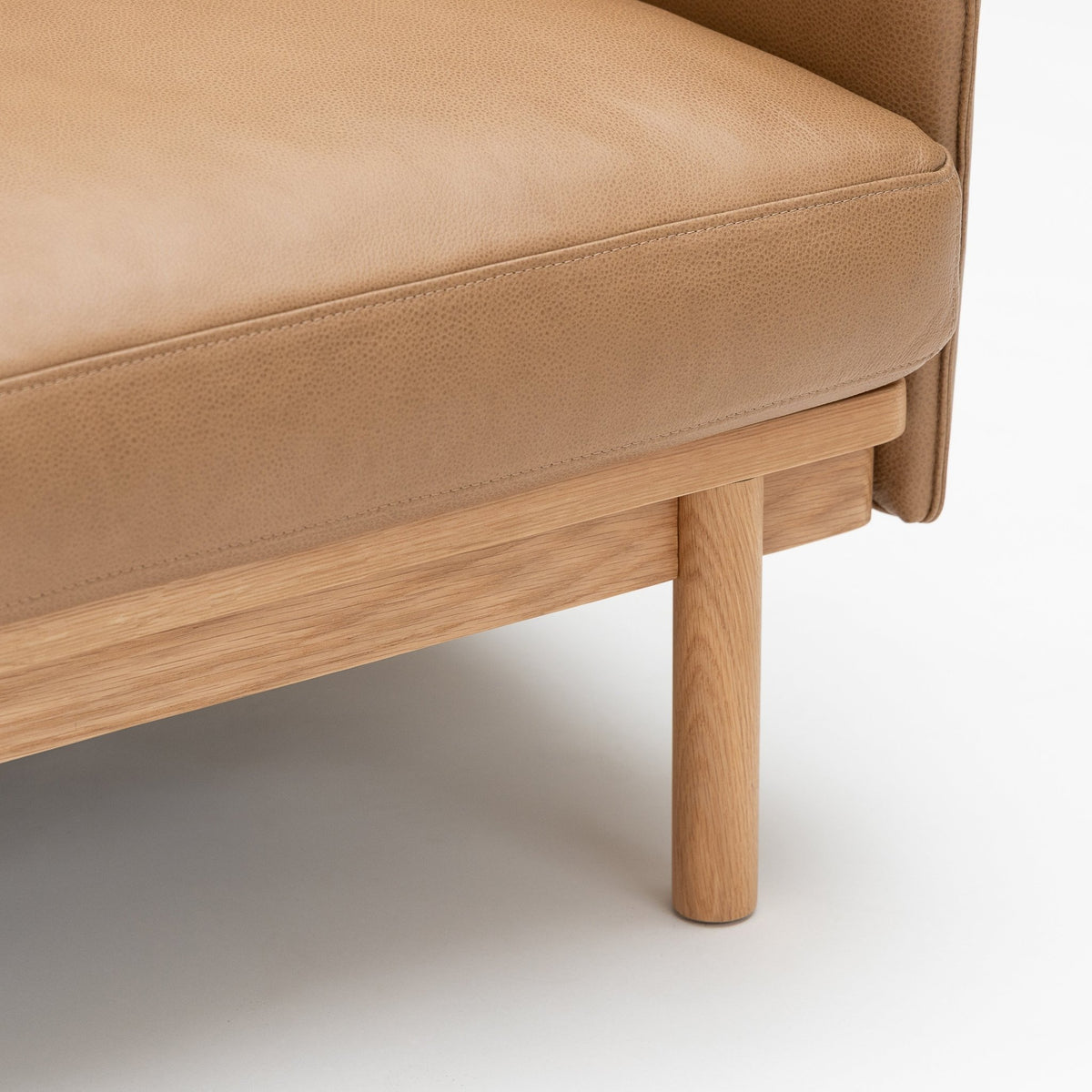 Pensive Chair - Light Oak & Pecan Leather