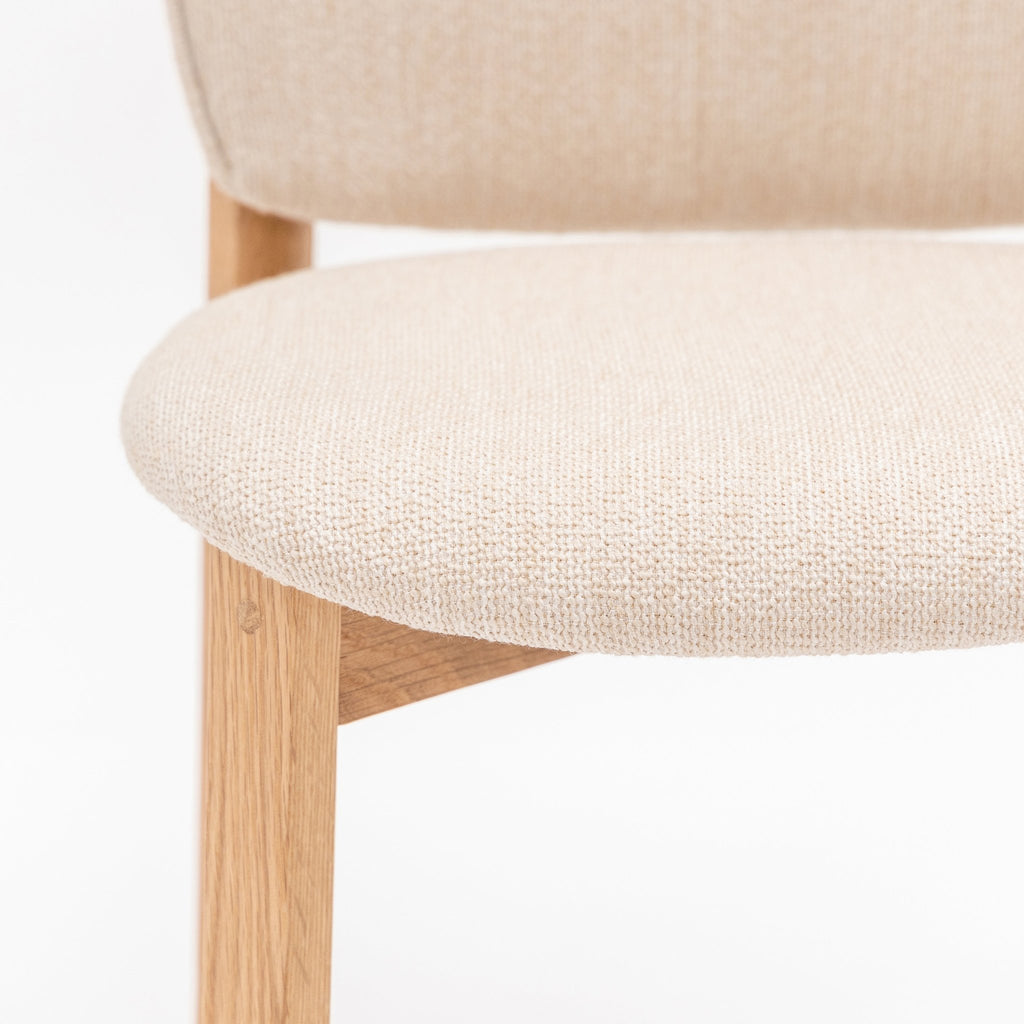 Pinta Chair - Light Oak & Vanilla - Loom Collection