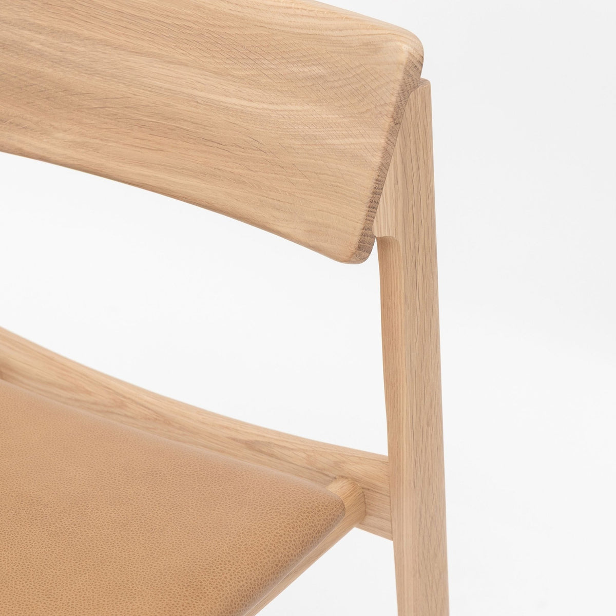 Poise Chair - Blonde Oak & Pecan Leather - Tolv Loom Collection Dubai