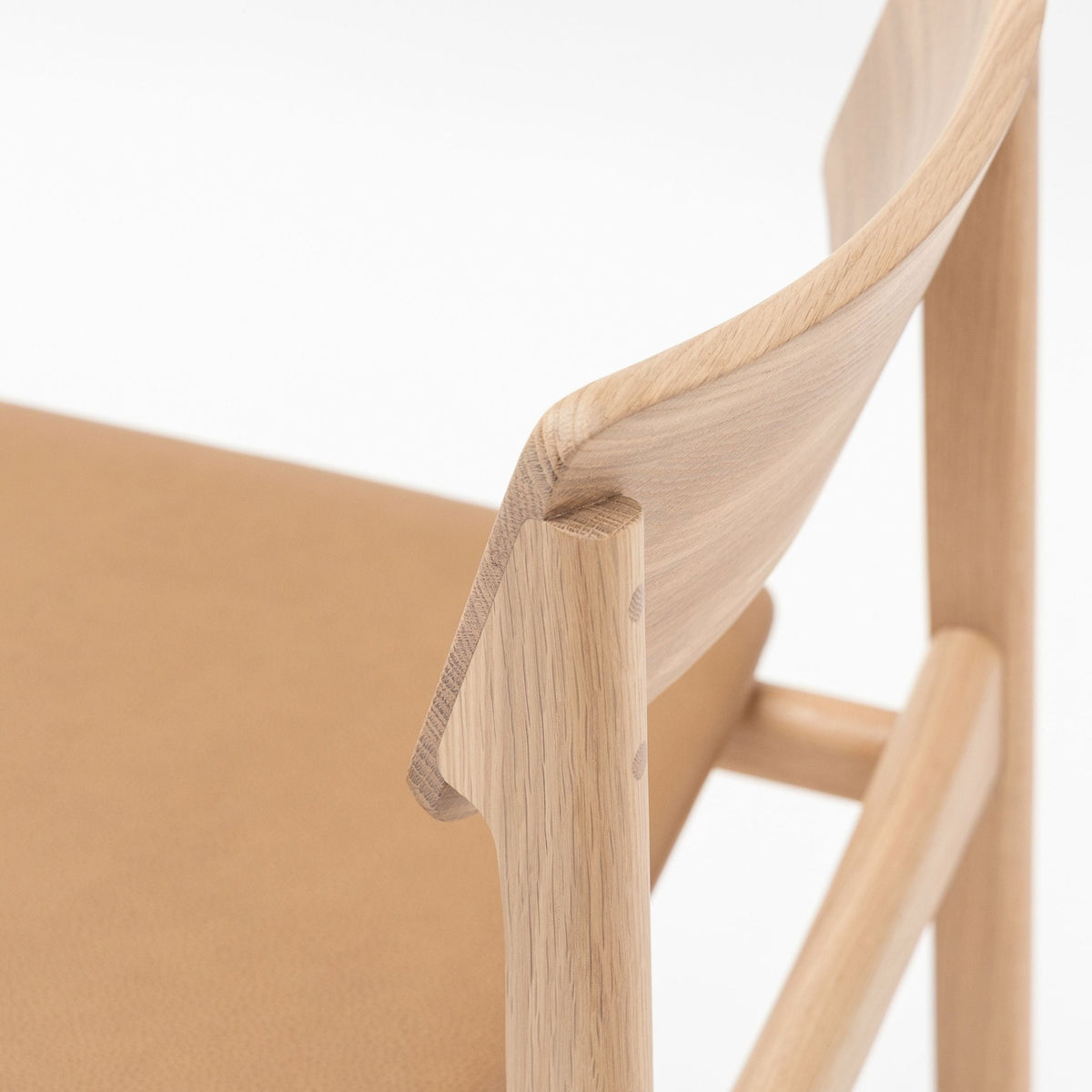 Poise Chair - Blonde Oak & Pecan Leather - Tolv Loom Collection Dubai