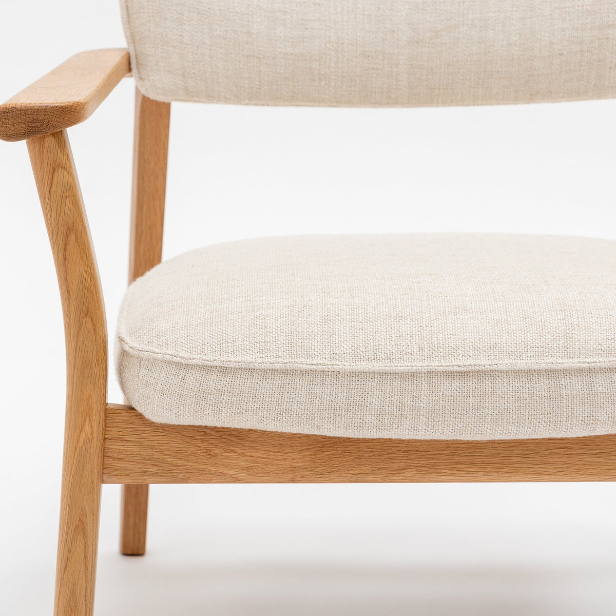 Poise Lounge Chair - Light Oak & Oatmeal