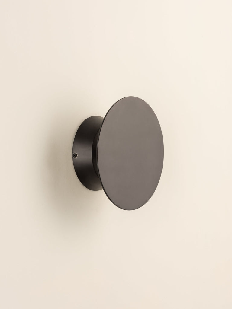 Santi - Led Adjustable Disk Wall Light Matt Black.