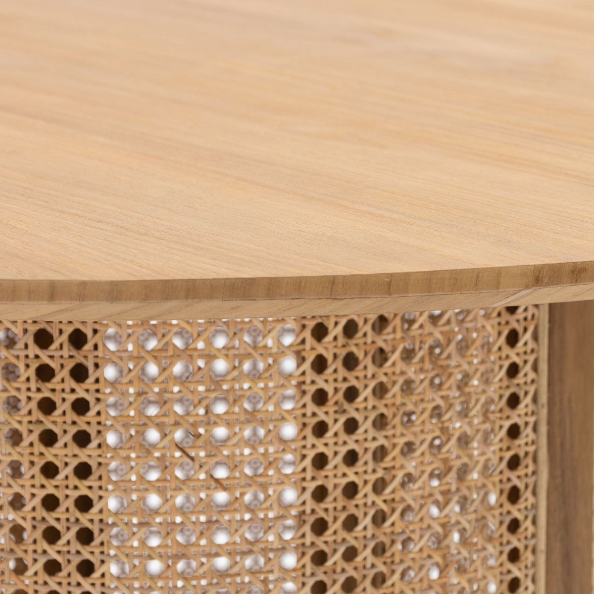 St Martin - Round Table - Natural - Round Dining Tables Loom Collection Loom Collection Dubai