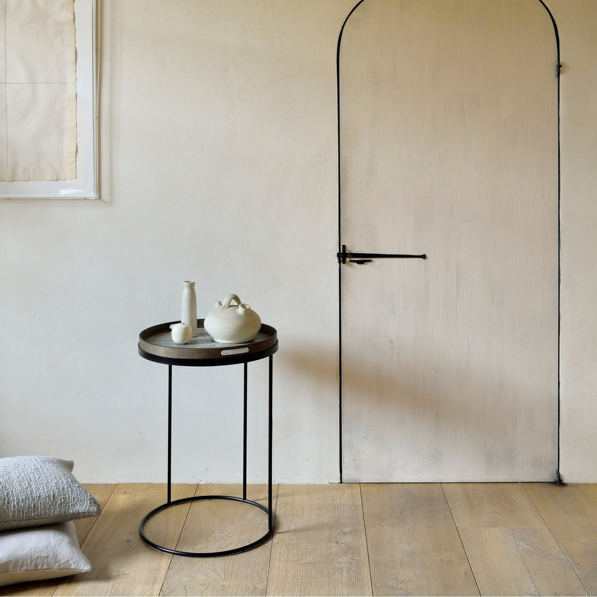 Tray Side Table - Varnished Wood - Round