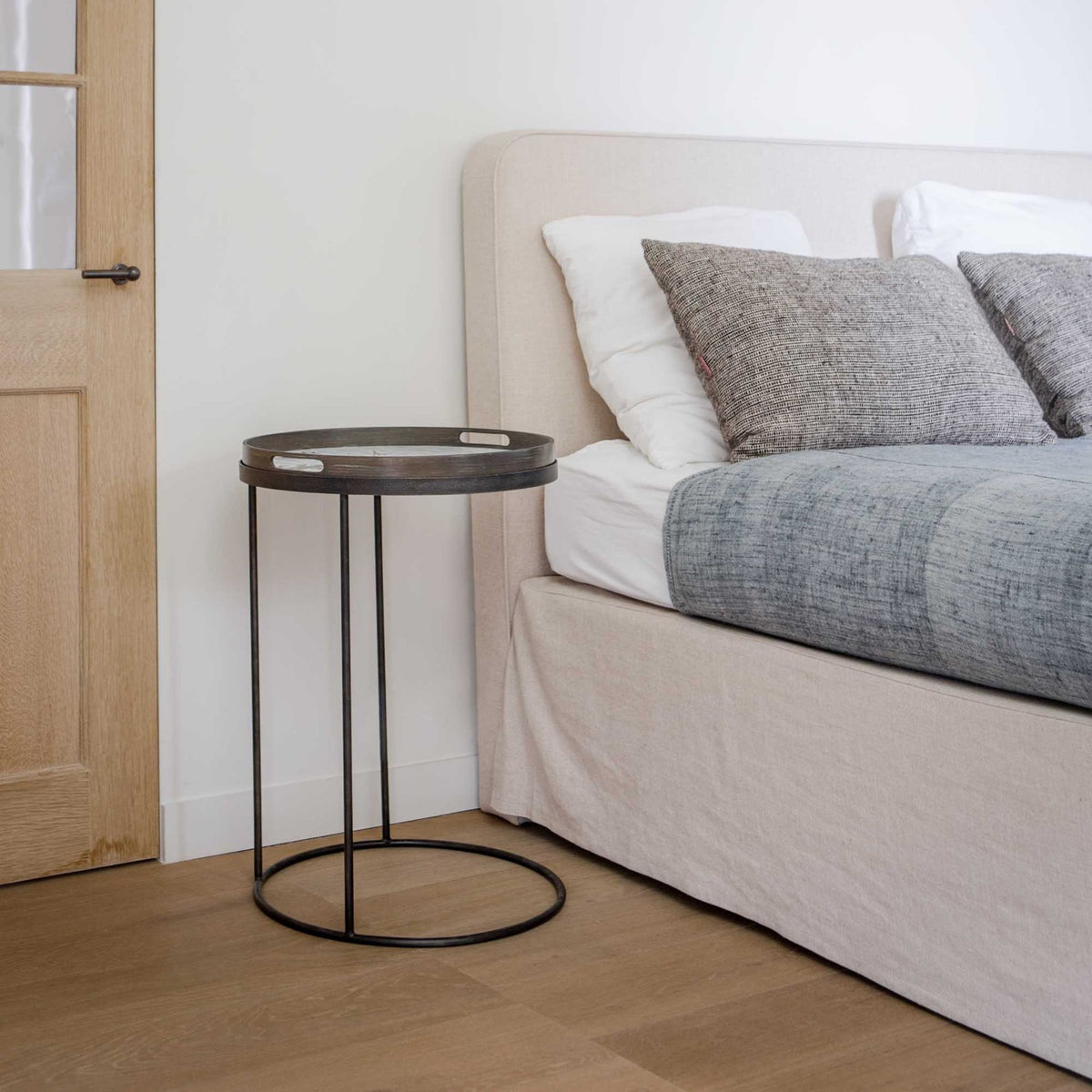Tray Side Table - Varnished Wood - Round