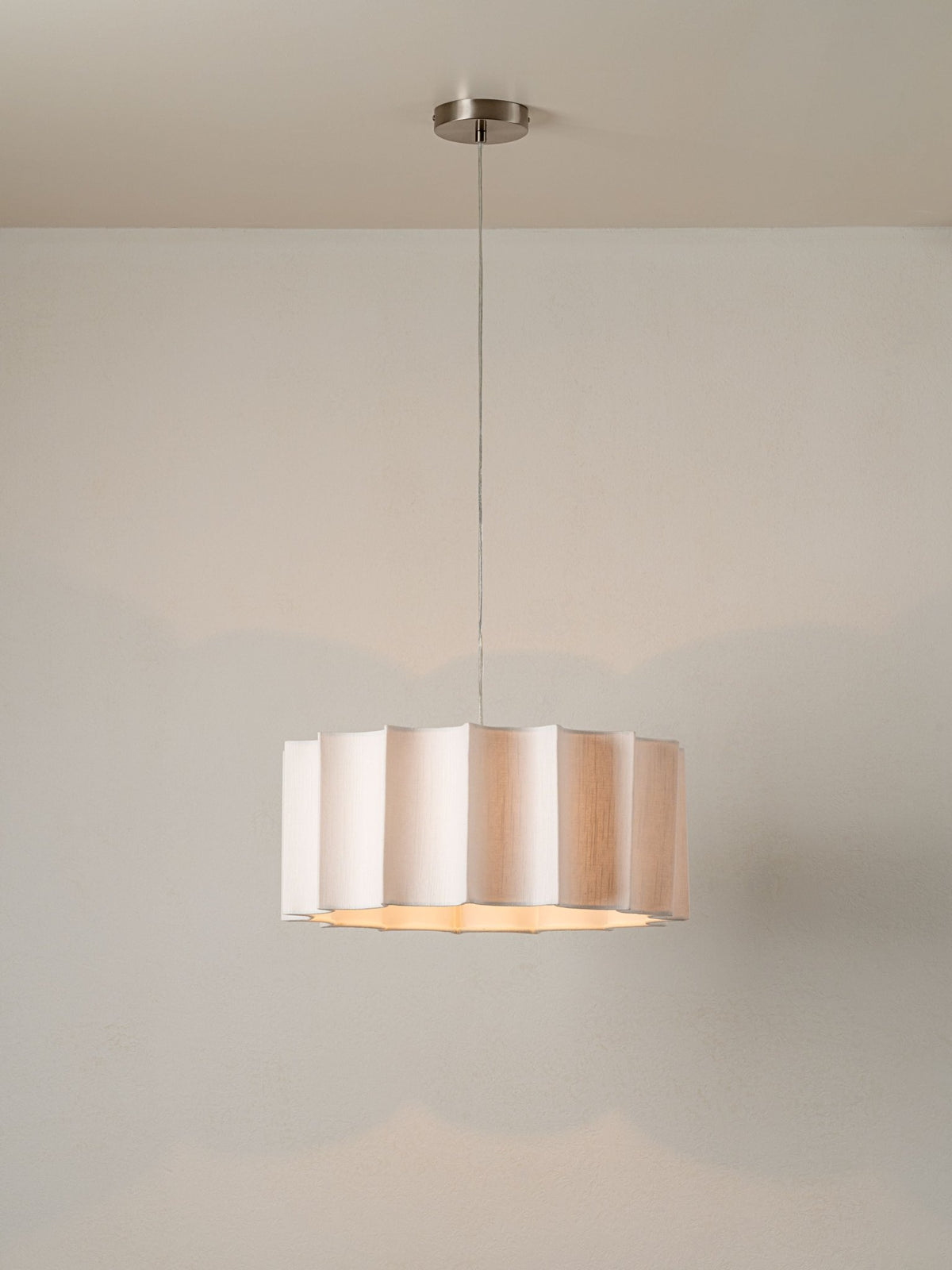 Viotti - White Inverted Scallop Linen Lampshade