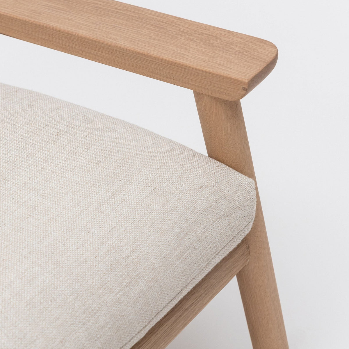 Wren Chair - Blonde Oak & Oatmeal - Accent Chairs Tolv Loom Collection Dubai
