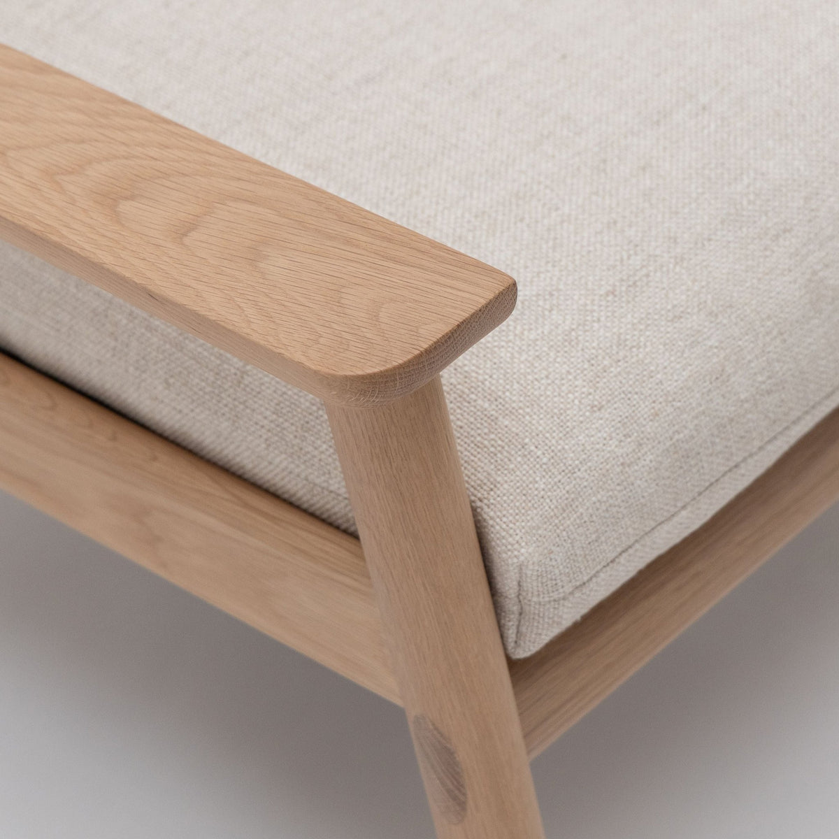 Wren Chair - Blonde Oak & Oatmeal - Accent Chairs Tolv Loom Collection Dubai