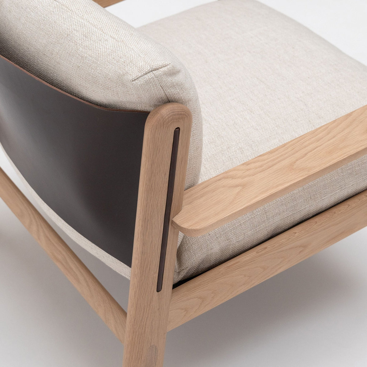Wren Chair - Blonde Oak & Oatmeal - Accent Chairs Tolv Loom Collection Dubai